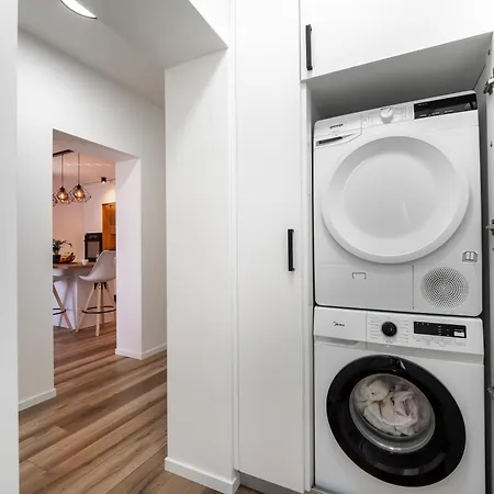 Appartamento Bernie With A Pool Zara