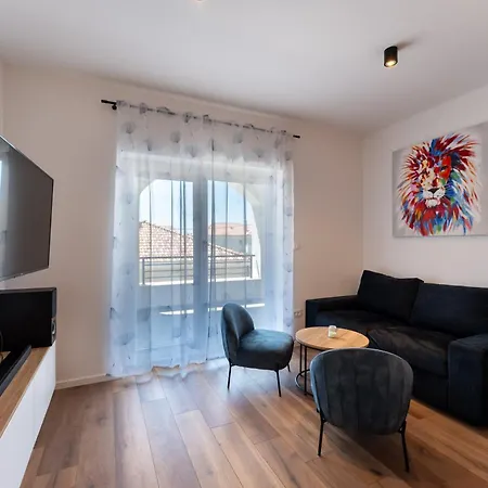 Appartement Bernie With A Pool *