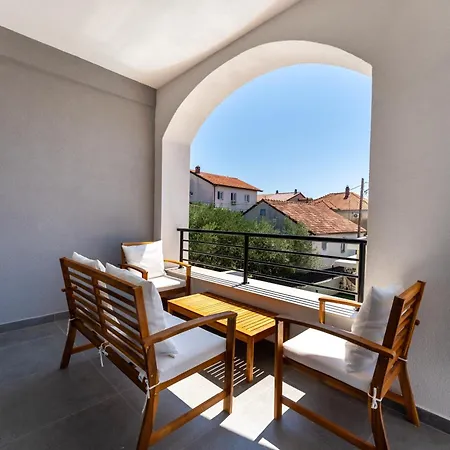 Bernie With A Pool * Zadar