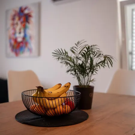 Appartement Bernie With A Pool