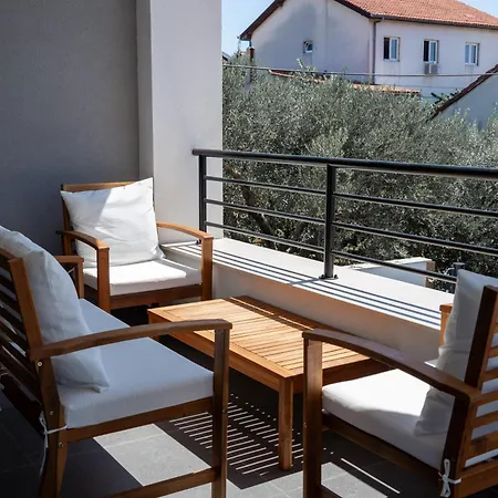 Apartament Bernie With A Pool *