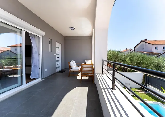 Bernie With A Pool Zadar