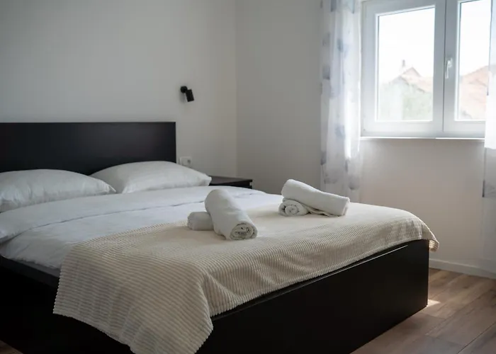 아파트 Bernie With A Pool *