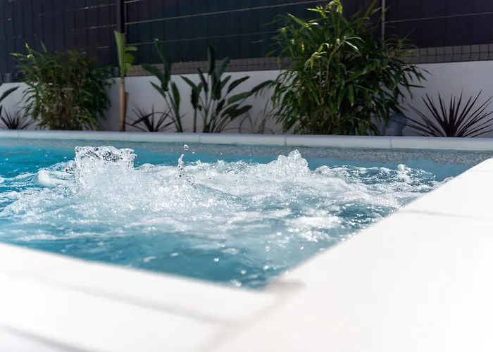 아파트 Bernie With A Pool