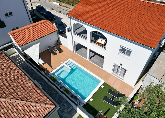 아파트 Bernie With A Pool 자다르