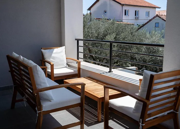 Appartement Bernie With A Pool *